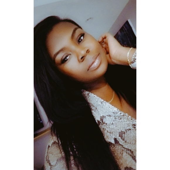 Meet your Posher, Christine - Picture 1 of 1